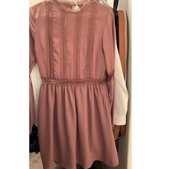 Verify of brand new and barely used clothes - Picture 8 of 8